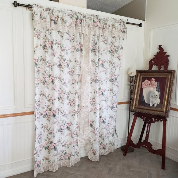 Vtg Priscilla Curtains Antique Rose Lace 84W x 87L - Picture 3 of 10